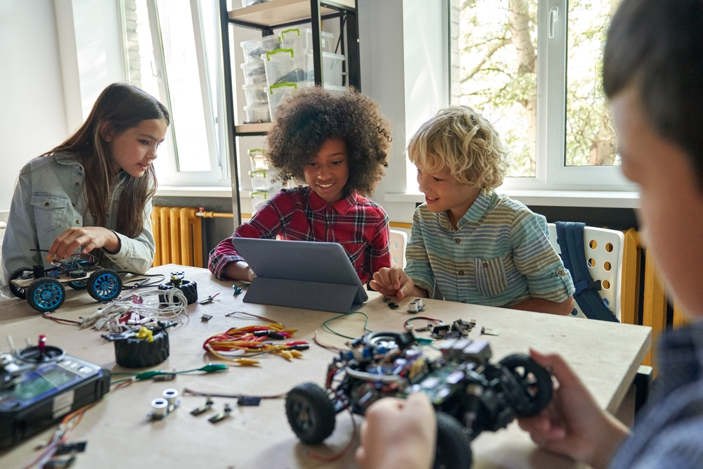 Robotics for kids and beginners with Arduino